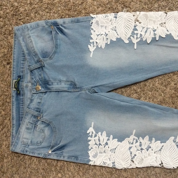 #705Top Trends Basic Collection Skinny Junior Size Girls Jeans with Crotchet 28 - Picture 5 of 6